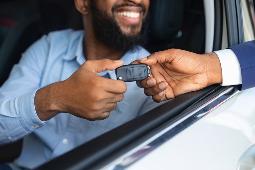 ¿Vale la pena alquilar un coche eléctrico en España?